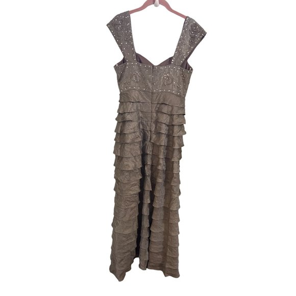 Ignite Evenings by Carollin greenish grey beaded sequined evening gown size 10 - Picture 3 of 13